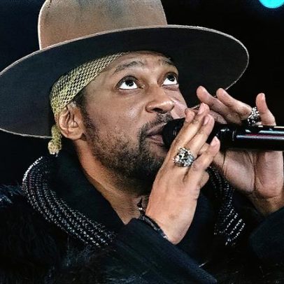 D'Angelo faz interpretação de Sly Stone na apresentação final de 2022