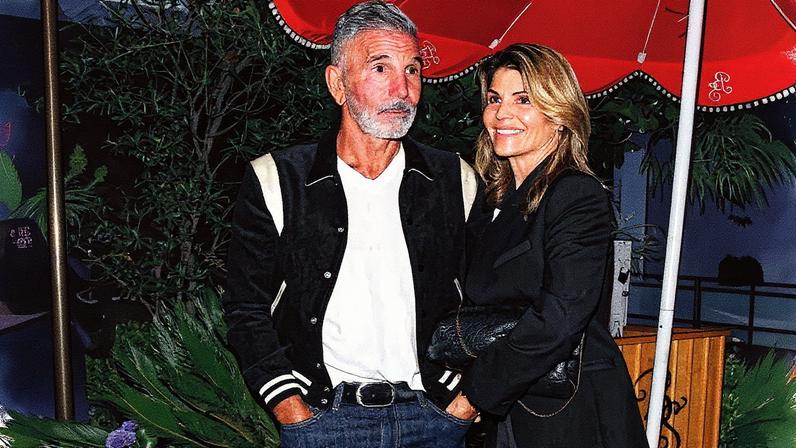 Lori Loughlin found texts and emails on her husband Mossimo Giannulli’s phone that made her not trust him, friends told Page Six. The Hollywood JR / BACKGRID
