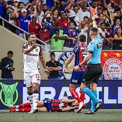 Danilo pede desculpas à torcida do Flamengo e sugere debate sobre arbitragem