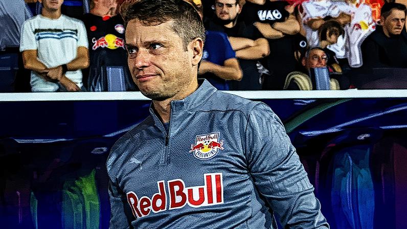 Fernando Seabra, técnico do Bragantino, no jogo contra o Palmeiras (Foto: Fabio Giannelli/AGIF)