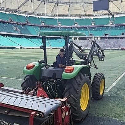 Arena Fonte Nova inicia troca de gramado após críticas da torcida