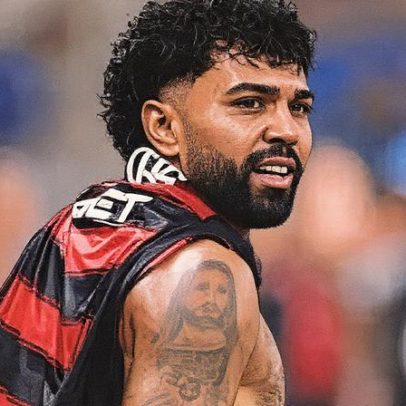 Ídolo do Flamengo ensina ao presidente da Kings League como bater pênalti