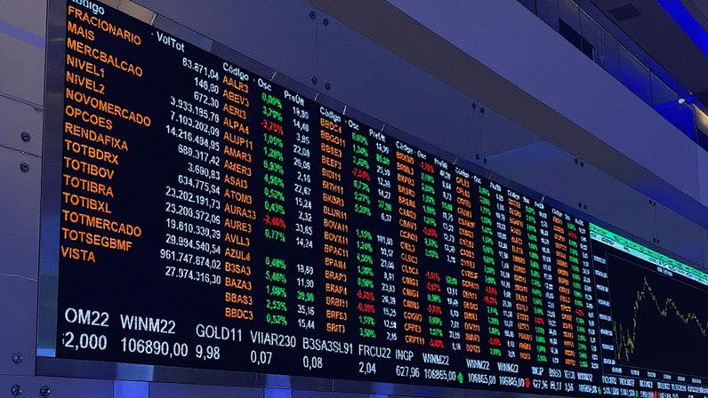 Ibovespa sobe com ações de primeira linha e otimismo por corte de juros do Fed. Incertezas fiscais no Brasil e reunião de Haddad com Renan Calheiros - Foto: Diana Cheng/Money Times