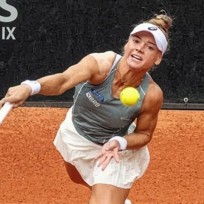 Laura Pigossi vence batalha de quase 4 horas e conquista primeiro título do ano