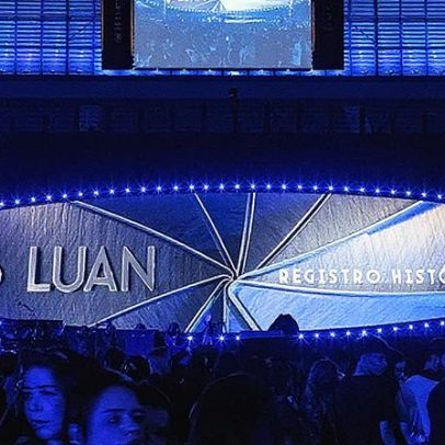 Luan Santana revive grandes sucessos em Curitiba