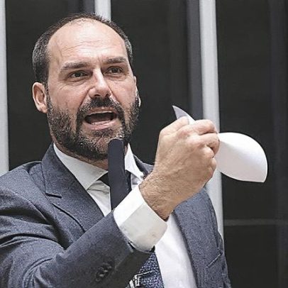 Eduardo Bolsonaro se afasta do Centrão para manter apoio e evitar cassação