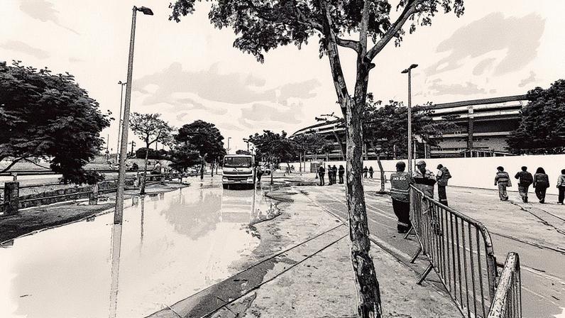 Entorno do Maracanã com alagamento (Foto: Reprodução)