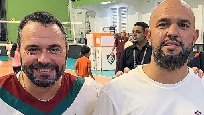 Mário Bittencourt e Mattheus Montenegro em jogo de vôlei do Fluminense (Foto: Reprodução/Instagram)