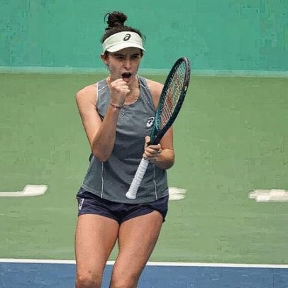 Campeã juvenil de Wimbledon faz estreia vitoriosa na WTA em Chennai