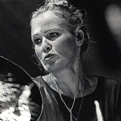 Anika Nilles é a nova baterista virtuosa da banda Rush