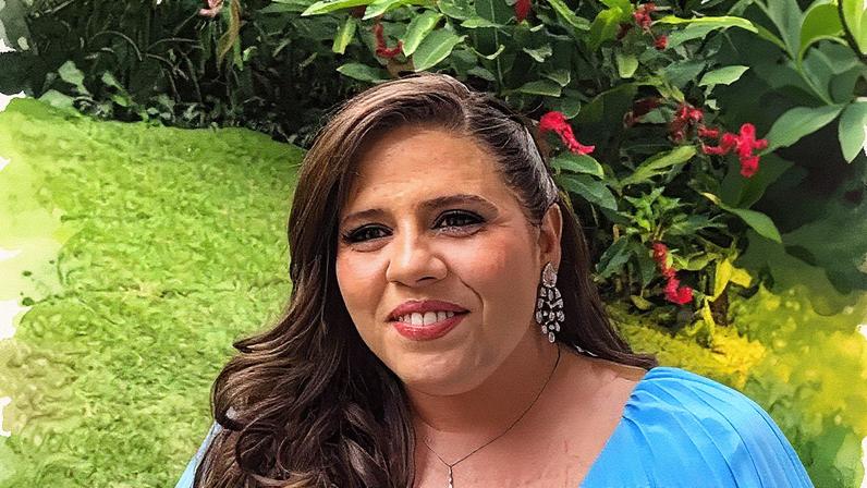 Tati Machado se emociona ao chegar no casamento de Lexa — Foto: Quem