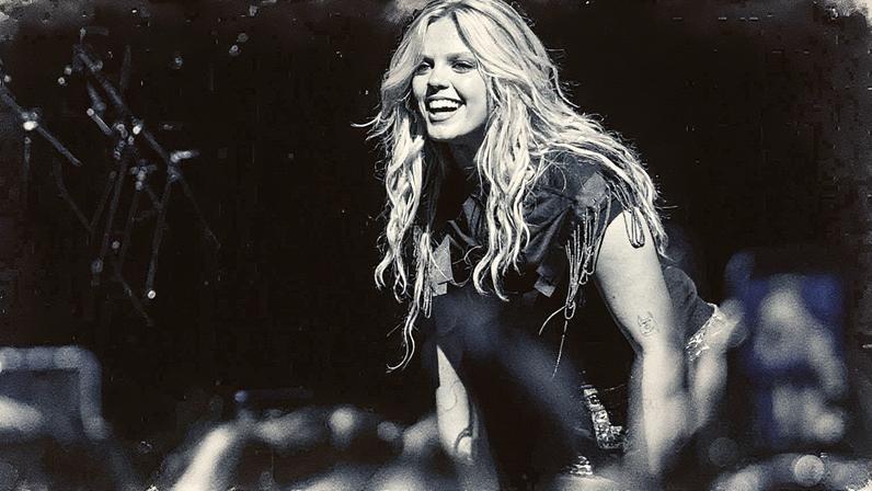 Reneé Rapp performs on September 27, 2025 in Sterling Heights, Michigan