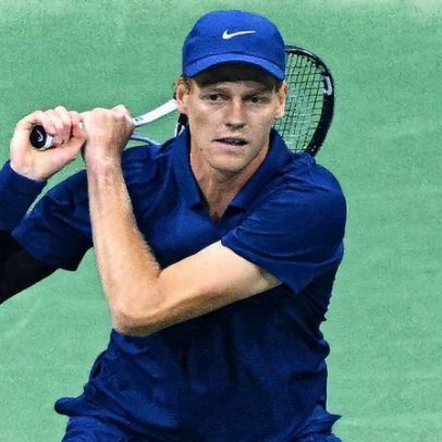 Bertolucci afirma que físico de Sinner não se compara ao de Alcaraz e Djokovic