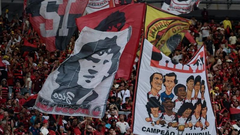 Torcida do Flamengo no Maracanã durante a partida contra o Palmeiras (Foto: Thiago Ribeiro/AGIF)