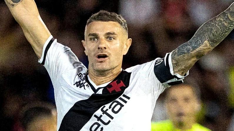 Vegetti comemora gol do Vasco diante do Bragantino (Foto: Joisel Amaral/AGIF)