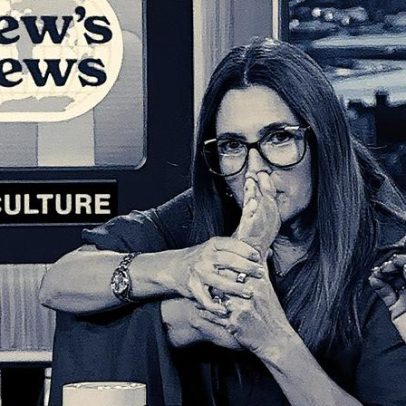 Drew Barrymore cheira pés sujos ao vivo na TV e encosta-os nos rostos dos coapresentadores