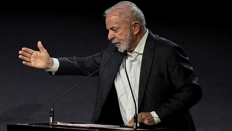 ‘Lição de democracia para o mundo’, diz Lula sobre prisões de Bolsonaro e generais