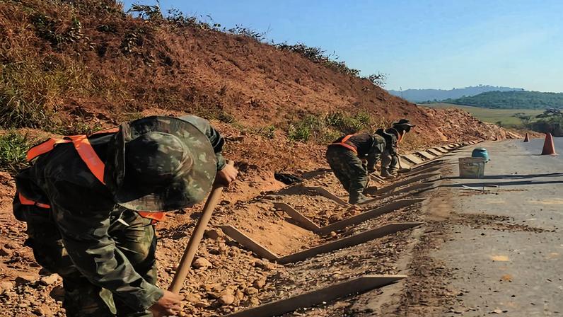 Câmara aprova projeto que permite ao Exército assumir obras sem licitação