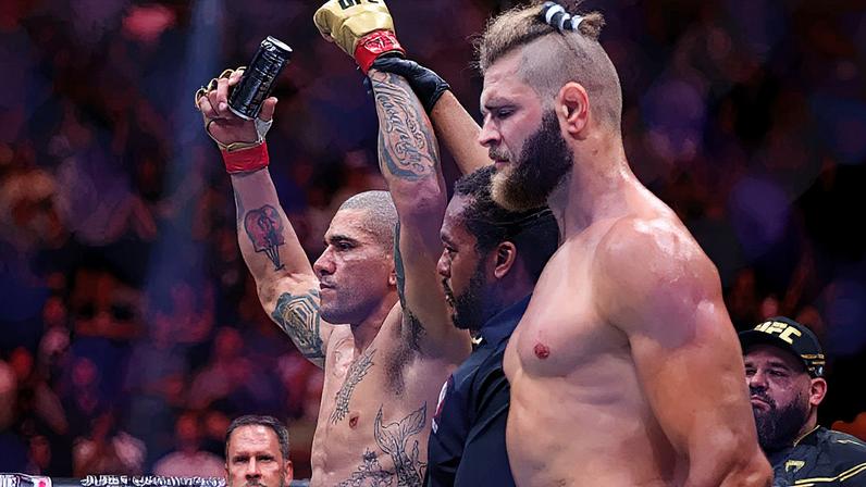 Alex Poatan vence Jiri Prochazka no UFC 303 e conquista cinturão (Foto: Ian Maule/AFP)