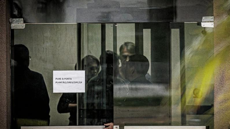 Ex-presidente Jair Bolsonaro na superintendência da PF em Brasília, local em que está preso há 7 dias. (Foto: Isaac Fontana/EFE)
