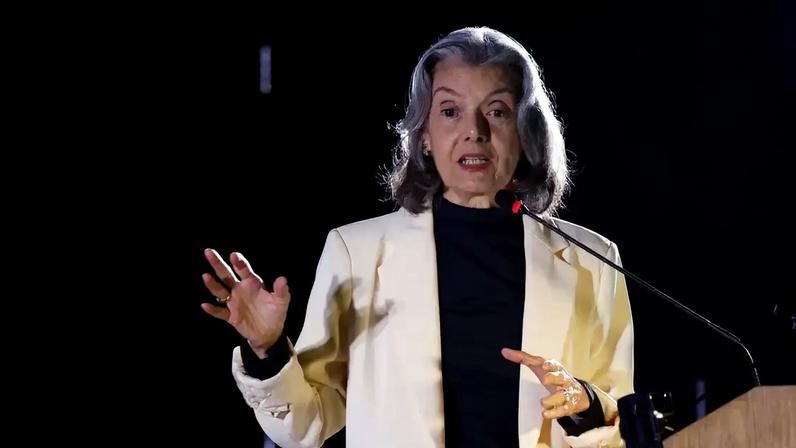 Cármen Lúcia discursa na Festa Literária da Casa de Rui Barbosa. (Foto: Fernando Frazão/Agência Brasil)