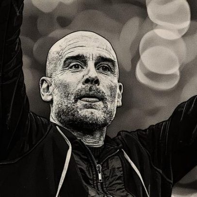 Guardiola é retratado como gênio do futebol em jogo mil com adversário perfeito