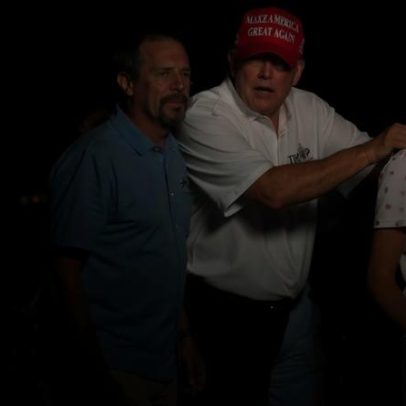 Kai Trump recebe conselhos de avô Donald e padrinho Tiger Woods antes da estreia no golfe profissional