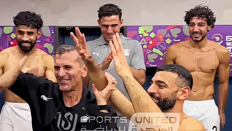 Juan Bezerra recebe prêmio de melhor estrangeiro da liga egípcia — Foto: Reprodução