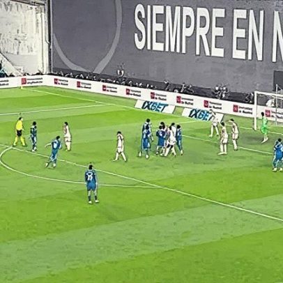 Vini Jr. provoca torcida do Rayo Vallecano em empate na La Liga