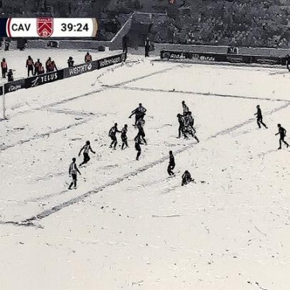 Atlético Ottawa conquista título canadense com gol de bicicleta na neve