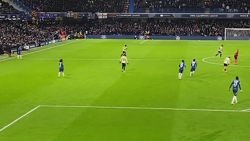 Lamine Yamal contra o Chelsea pela Champions League — Foto: Getty Images