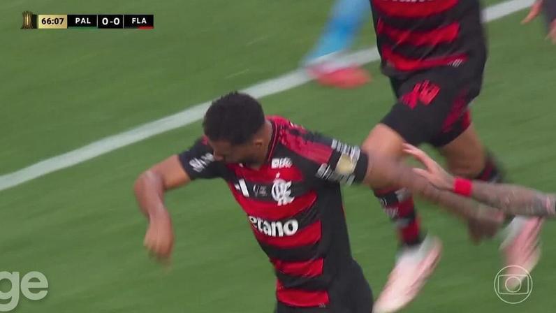 Vini Jr. comemora título do Flamengo — Foto: Reprodução