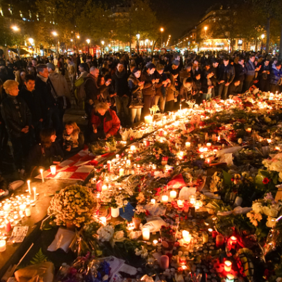 Os atentados de Paris: uma noite de terror em 2015