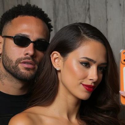 Bruna Biancardi e Neymar curtem festa anos 1950 sem as filhas