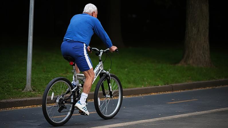 Expectativa de vida no Brasil chega a 76,6 anos em 2024, aponta IBGE