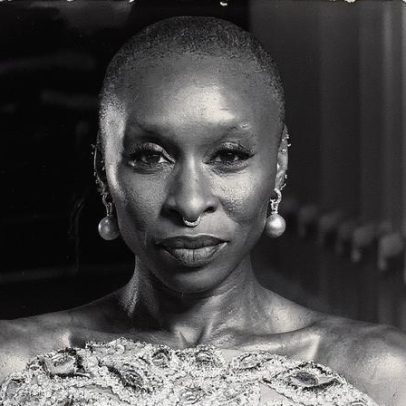 Cynthia Erivo revela afastamento da família