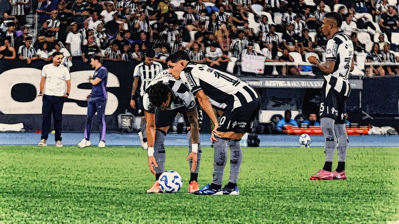 Botafogo está fortew na luta por vaga na Libertadores (Foto: Vyctor Santos/Pera Photo Press/Gazeta Press)