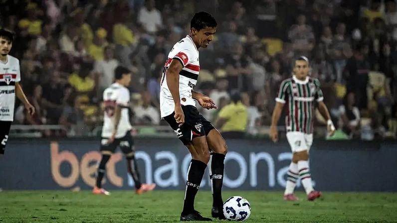 Luiz Gustavo desabafou após goleada sofrida pelo São Paulo (Foto: Matheus Vieira/Pera Photo Press/Gazeta Press)
