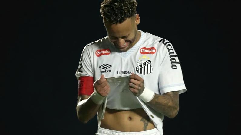 Neymar foi um dos destaques da vitória do Santos (Foto: Guilherme Dionizi/Código19/Gazeta Press)