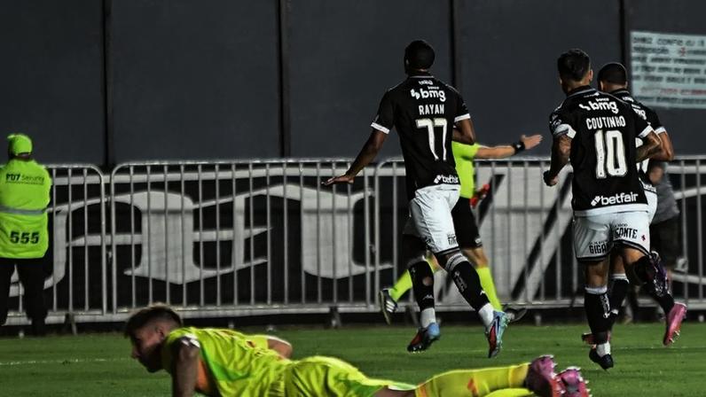 Sergio Rochet, goleiro do Internacional, após gol do Vasco (Foto: André Fabiano/Código 19/Gazeta Press)