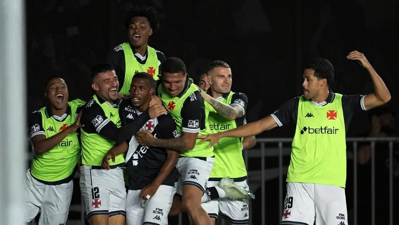 Vasco vence com goleada e encara rival na semifinal da Copa do Brasil