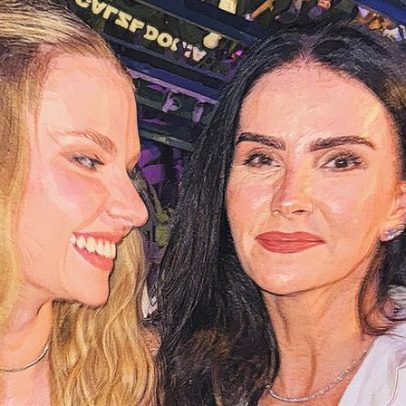 Lisandra Souto e filha brilham juntas em evento