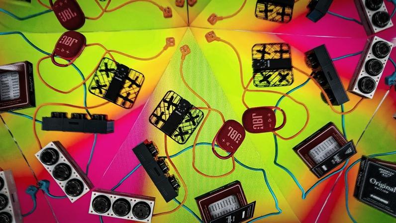 257851_2025_TEEN_Holiday_Gift_Guide_AKrales_5836