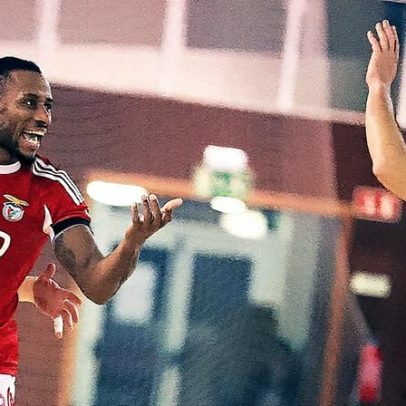 Eléctrico ainda deu susto, Benfica sorri e lidera isolado