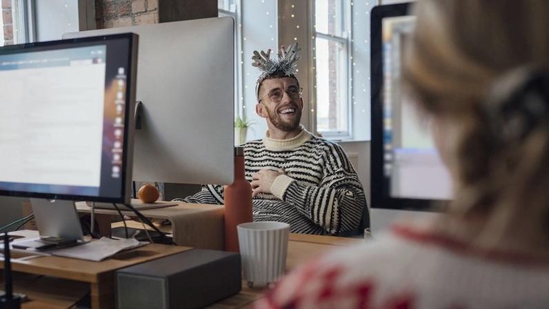 How to Spread Christmas Cheer in the Workplace