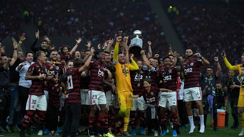 Zico, Gabigol e agora a geração de 2025: todas as finais de Libertadores do Flamengo moldaram a identidade vencedora do clube. (Alexandre Vidal / Flamengo)