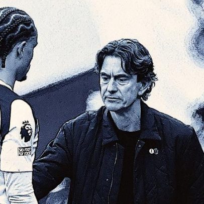 Torcedores do Tottenham assobiam substituição e cinco minutos depois celebram