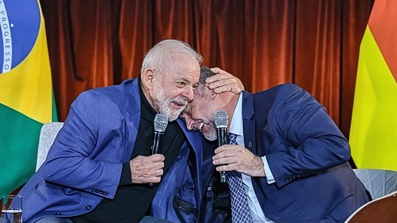 Lula destaca Pimenta ao anunciar R$ 3,3 bilhões para recuperar o RS