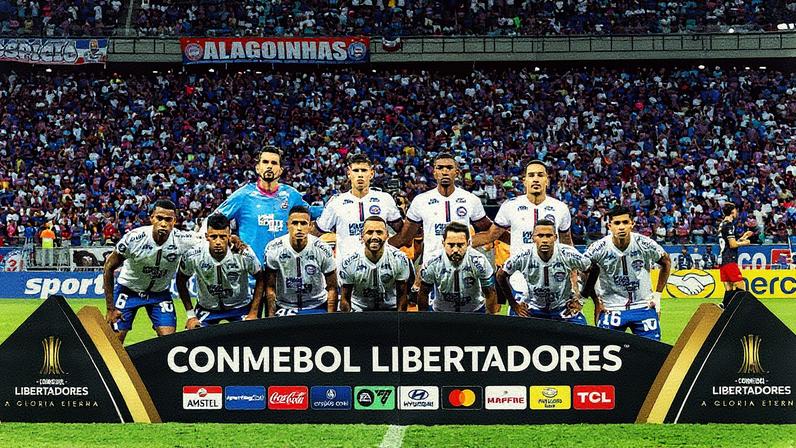 Time do Bahia tira foto antes de duelo decisivo pela Libertadores, contra o Boston River (Foto: Letícia Martins/EC Bahia)