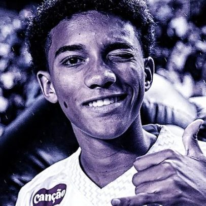 Robinho Jr., cria de Neymar, ganha mais minutos pelo Santos